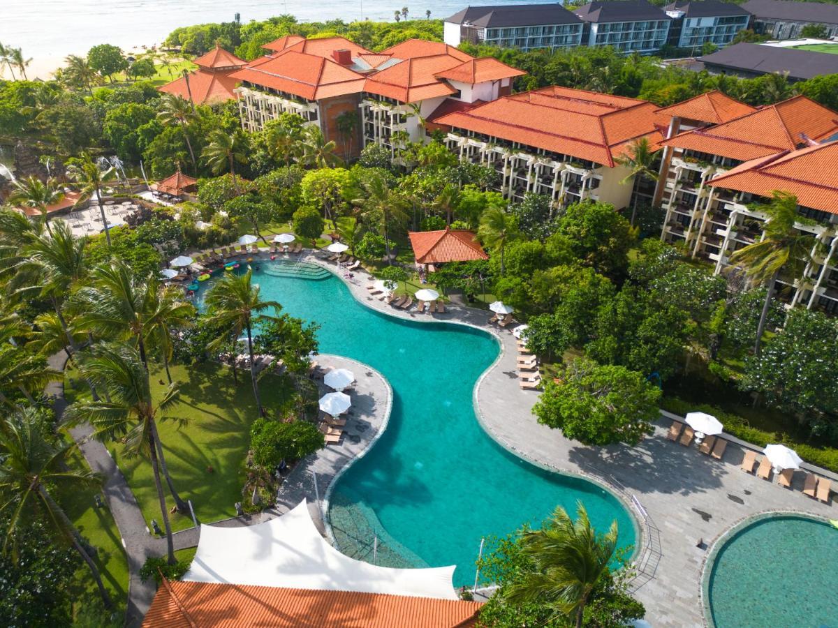 巴厘岛阿优达度假酒店 努沙杜瓦 外观 照片 The pool at the resort