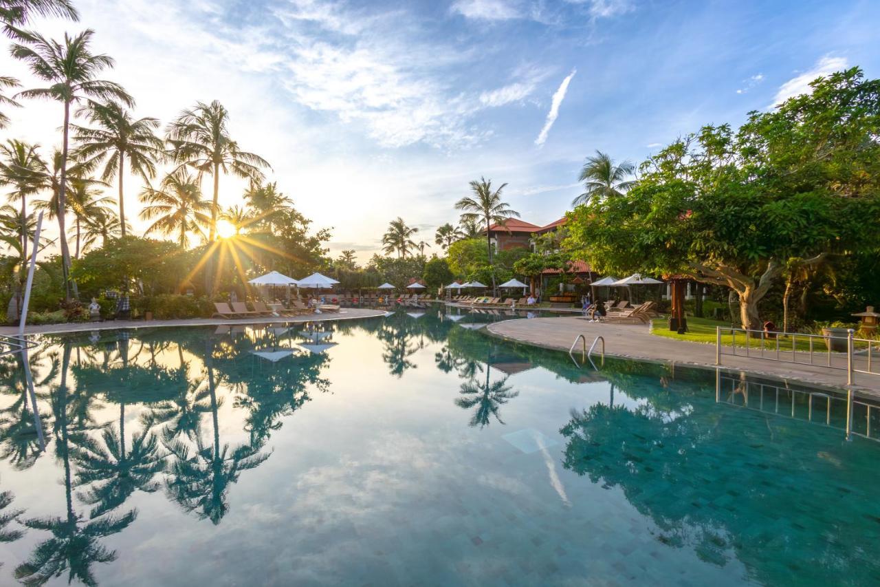 巴厘岛阿优达度假酒店 努沙杜瓦 外观 照片 The pool at the resort