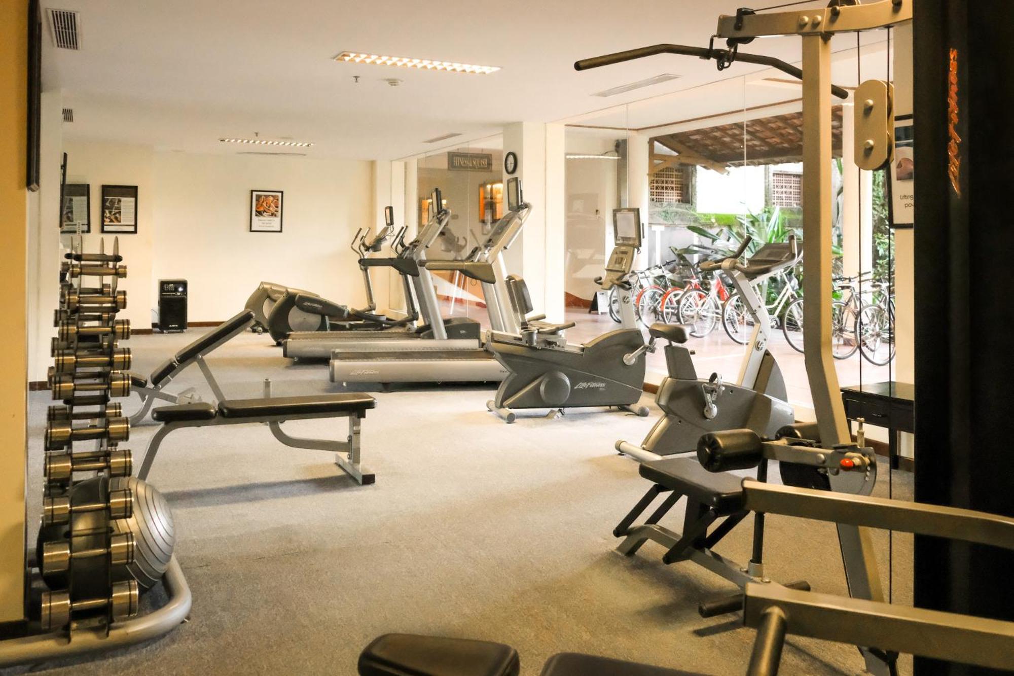 巴厘岛阿优达度假酒店 努沙杜瓦 外观 照片 A gym at a hotel