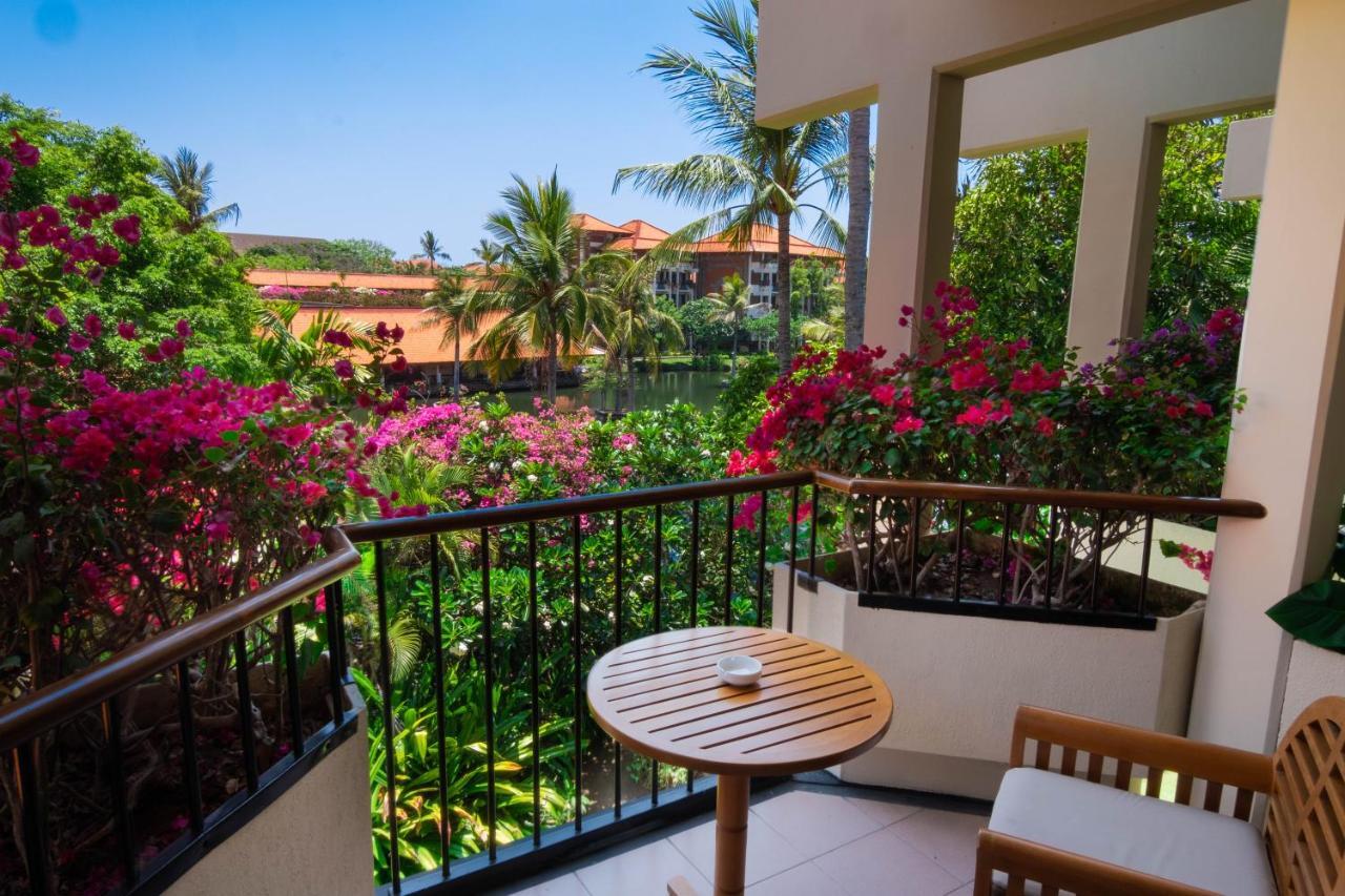 巴厘岛阿优达度假酒店 努沙杜瓦 外观 照片 A balcony at the hotel